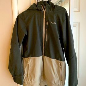 Women’s Oakley snowboard ski jacket